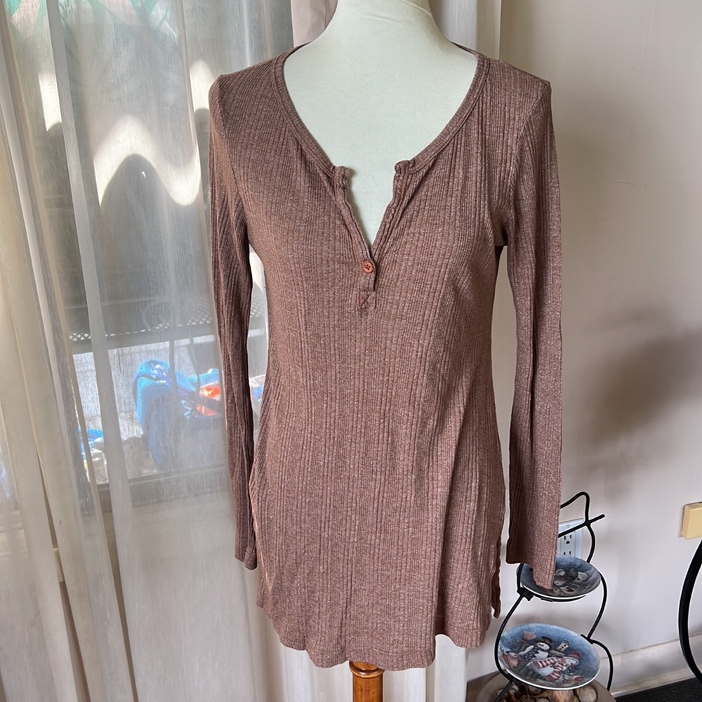 Lac Ausa ribbed Henley shirt